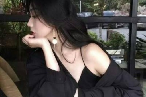 加拿大前总理儿子拍性感大片秀腹肌！硬蹭准继母水果姐热度网友：呃……
