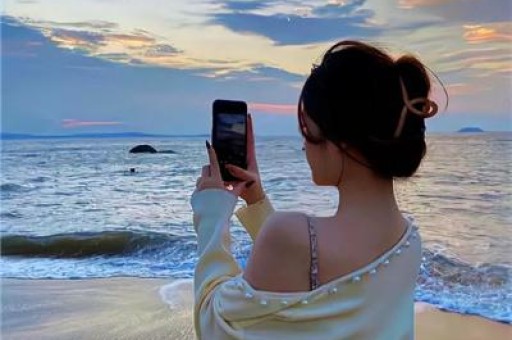 明星八卦！夜色甜蜜约会甜蜜瞬间定格《关注小玉妹每天聊八卦