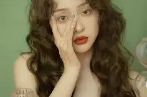 吴佳妮16岁儿子似韩国明星金发高个超帅母子简直像姐弟！